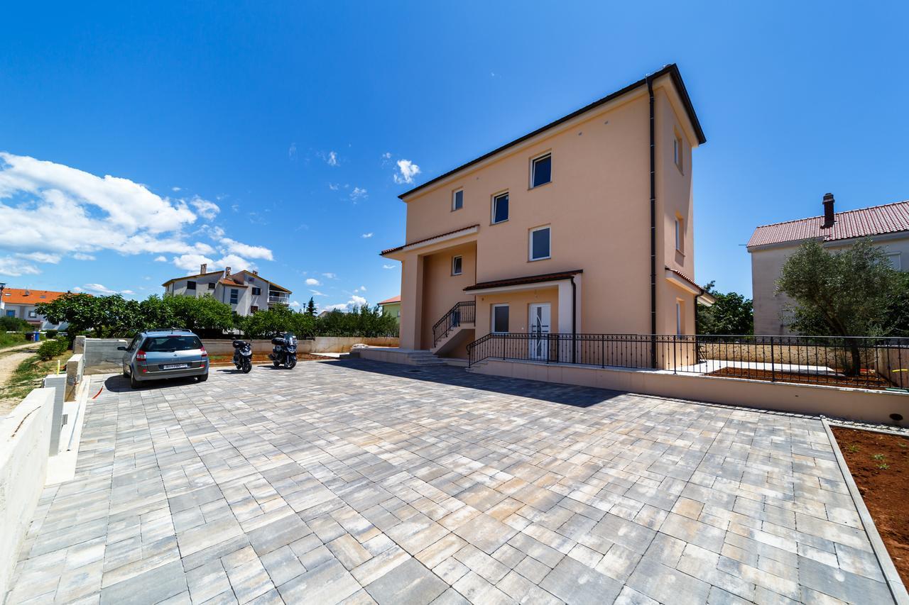 Apartments Leondori Krk Town Exterior foto